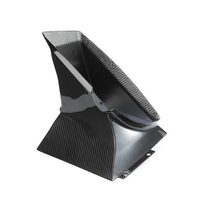 יצרן חלקי רכב בסיבי פחמן